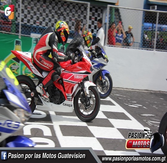 SEPARAN CATEGOR&Iacute;AS EN LA COPA YAMAHA R3.
