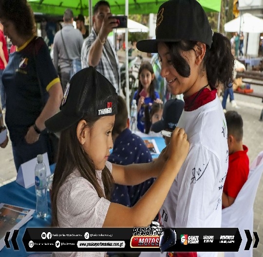 FIRMA DE AUT&Oacute;GRAFOS PILOTOS PARTICIPANTES COPA FIM LATINOAMERICANA DE MINICROSS