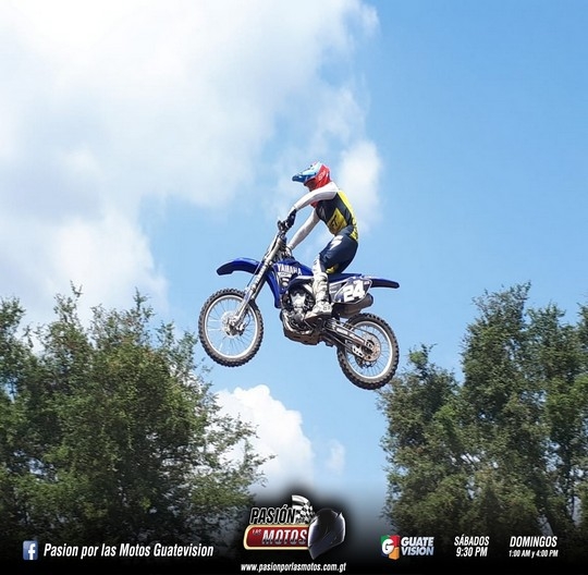 PRIMER OVALO DE TIERRA CON LOS HERMANOS MART&Iacute;NEZ