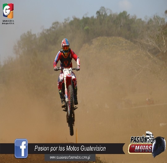 EL TICO CASTRO  CON LAS DOS CATEGOR&Iacute;A REINAS